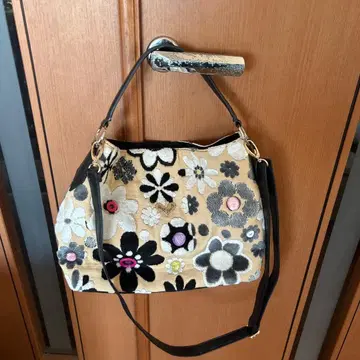 싱크비 꽃무늬 자수 숄더백