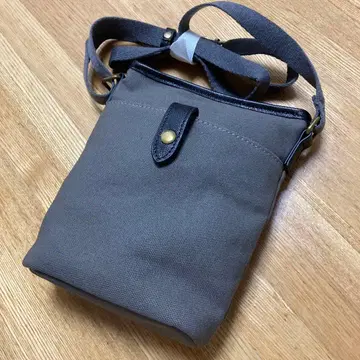 펠리시모 쿠라시키 캔버스와 천연 가죽 사용 경쾌한 숄더