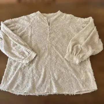 BCSTOCK 퍼프 슬리브 아이보리 프릴 레이스풍 셔츠