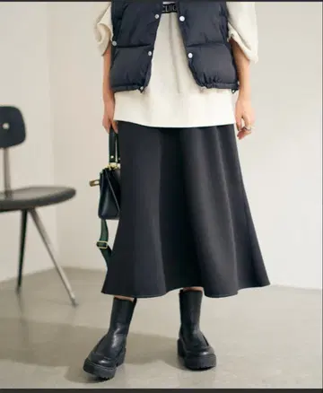 새상품급 프레임워크 블랙 플레어 스커트 40