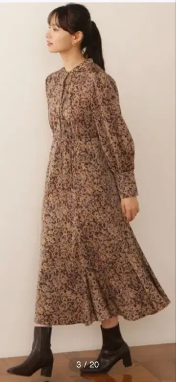 피치 새틴 플라워 프린트 원피스