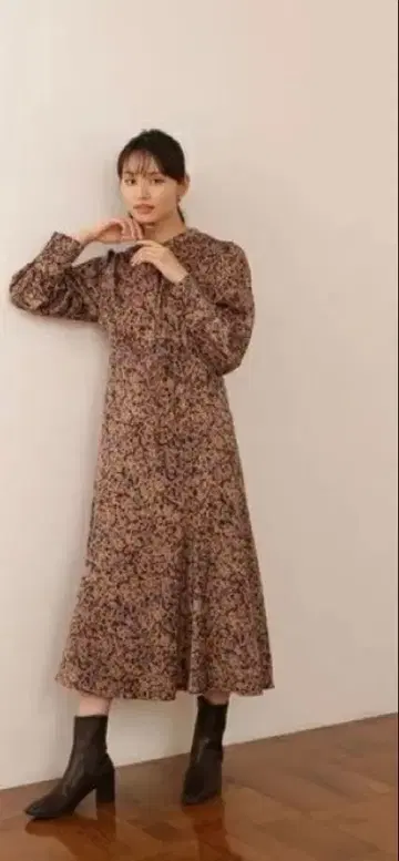 피치 새틴 플라워 프린트 원피스 & 목걸이