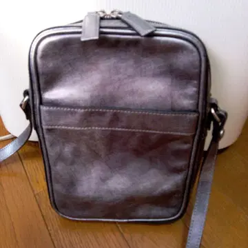 보데츠상 다크 그레이 가죽 숄더백