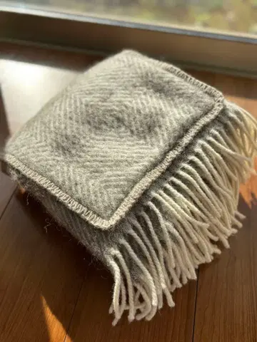 LAPUAN KANKURIT 헤링본 스톨 그레이 계열