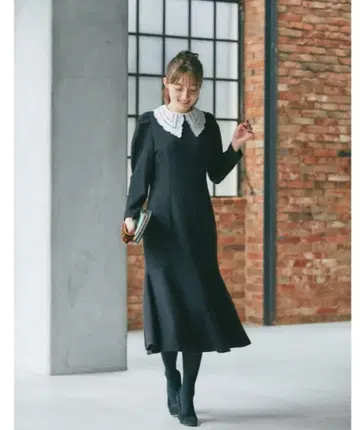 새상품 토코 클로젯 탈부착 가능한 카라 부착 머메이드 라인 니트 원피스