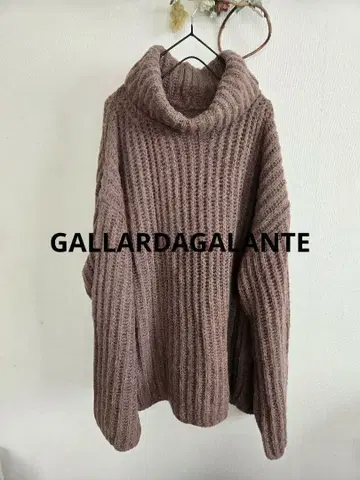 개럴개런트 브라운 터틀넥 니트