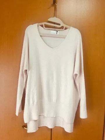 새상품급 스콧 클럽 soeur V넥 니트