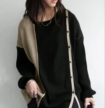 [ 새상품급 ] 안티카 배색 디자인 니트