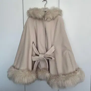 109 로열 파티 후드 부착 화이트 베이지 퍼 판초