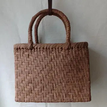 작은 일본산 야마부도 바스켓