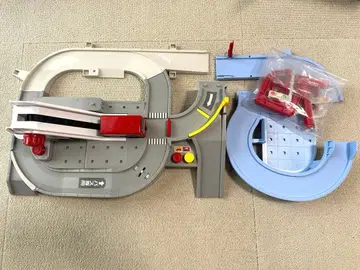 토미카와 달리기! 빙글빙글 버스타운