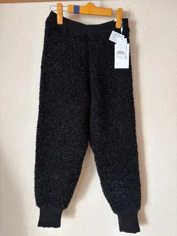 RIBBON YARN JOGGER KNIT PANTS 미사용