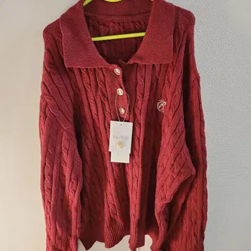 크림슨 컬러 케이블 니트 스웨터 프리 사이즈