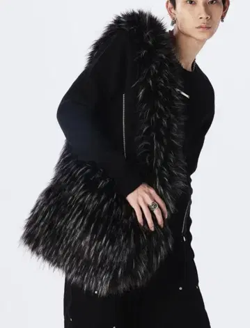 jentlouis fur shoulder bag