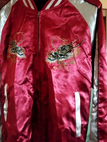 드래곤 빨간색 백은 재팬 의 드래곤 새틴 스카잔 L 사이즈 새상품급 중고