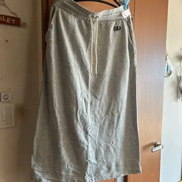 새상품 GAP 그레이 타이트 스커트 M 사이즈