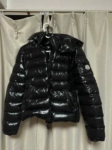 MONCLER 블랙 버디 다운 자켓 후드 부착