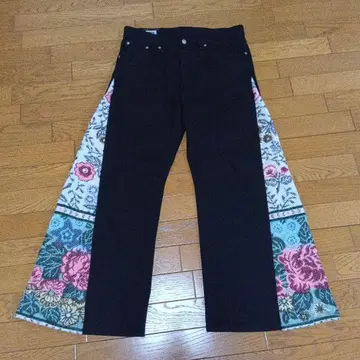 리메이크 데님 EDWIN 플레어 팬츠 W33 블랙/꽃무늬 벨보텀 와이드