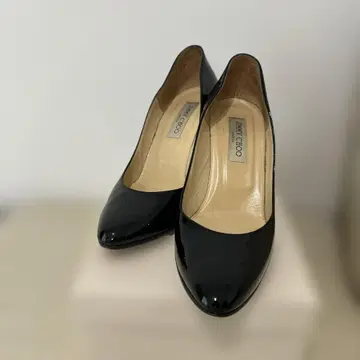 지미추 블랙 에나멜 하이힐 39