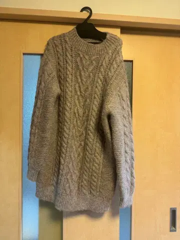 베이지 케이블 니트 스웨터 사이즈 1