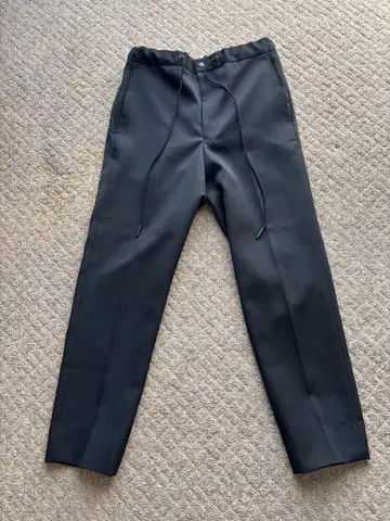 컨디션 최상 THE RERACS 테이퍼드 팬츠 블랙 46