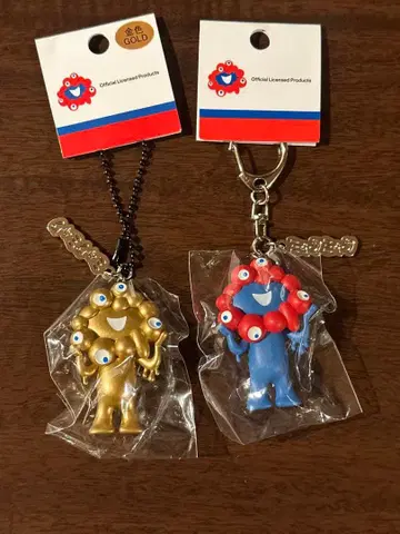 오사카 간사이 박람회 한정판 미야쿠미야쿠 키링 골드 컬러와 오리지널