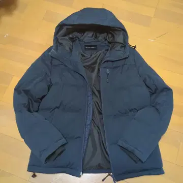 NIKO AND 네이비 다운 자켓