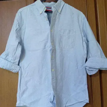 라이트 블루 데님 셔츠 M 사이즈 버튼 다운