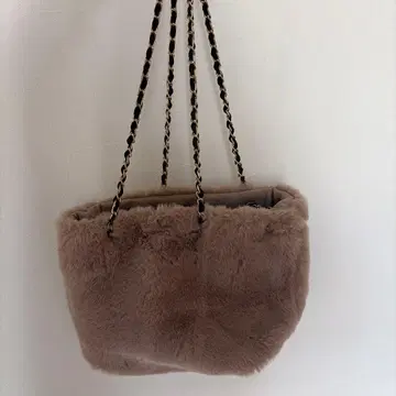 아나텔리어 베이지 퍼 백