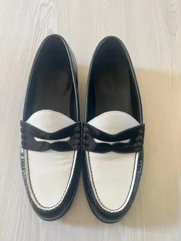 화이트 블랙 로퍼 광택 가죽