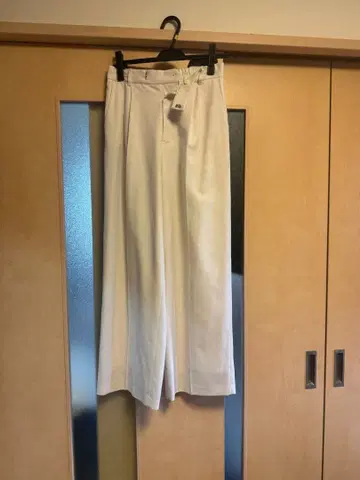 화이트 와이드 팬츠 사이즈 36