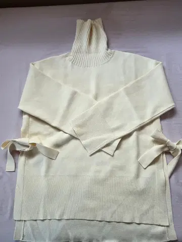 하이넥 니트 리본 포함