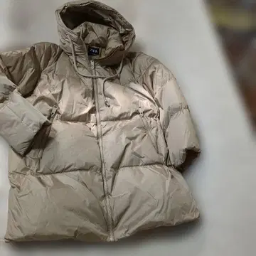 ZARA 베이지 다운 자켓 후드 부착