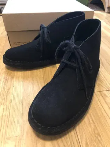 새상품급 CLARKS 클락스 데저트 부츠 블랙 스웨이드 22.5cm