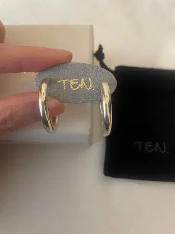 텐. 실버 후프 귀걸이