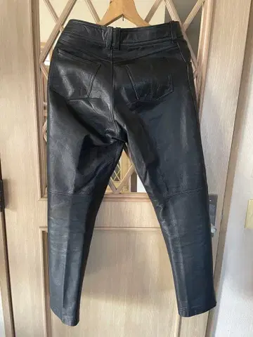 블랙 가죽 슬림 핏 팬츠