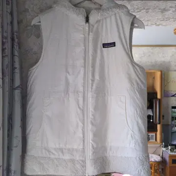 새상품급 파타고니아 여성용 베스트 리버서블 L 사이즈 화이트