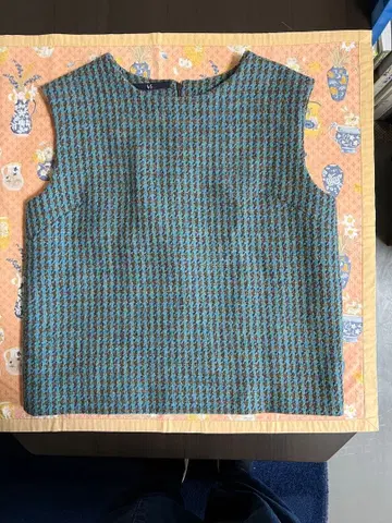 45R 베스트 파랑과 브라운 체크 무늬 슬리브리스 베스트 M 사이즈