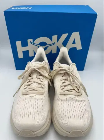 HOKA 러닝화 화이트