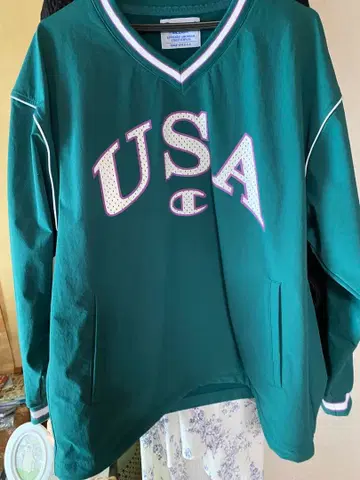 Champion USA V넥 트레이닝복 M 사이즈