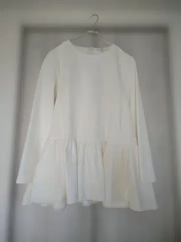 [ 컨디션 최상 ] 요리 화이트 프릴 긴팔 튜닉