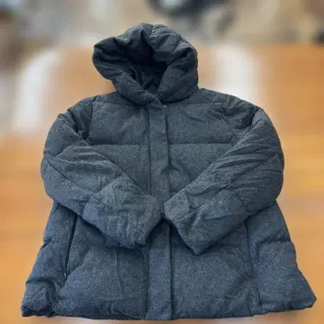 유니클로 다크 그레이 후드 부착 다운 자켓