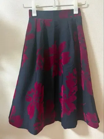 ViaggioBlu 빅 플라워 플레어 스커트 사이즈 0
