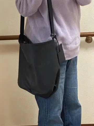 블랙 숄더백 중형