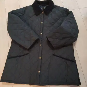 BRITISH KHAKI 블랙 퀼팅 자켓