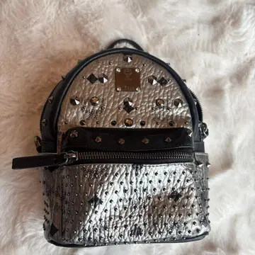 MCM 스터드 장식 백팩 실버/블랙