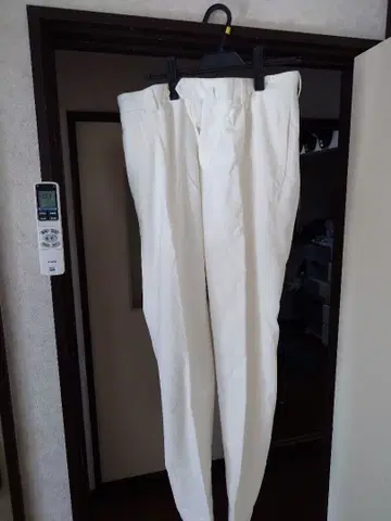 화이트 스트라이프 슬랙스