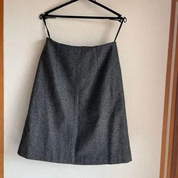 J.M. DAVIDSON 그레이 스커트 사이즈 10