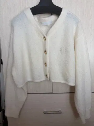 CELFORD 자수 숏 기장 가디건