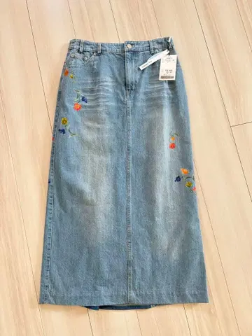 미사용 새상품 donna SPICCO 자수 데님 스커트 사이즈 38